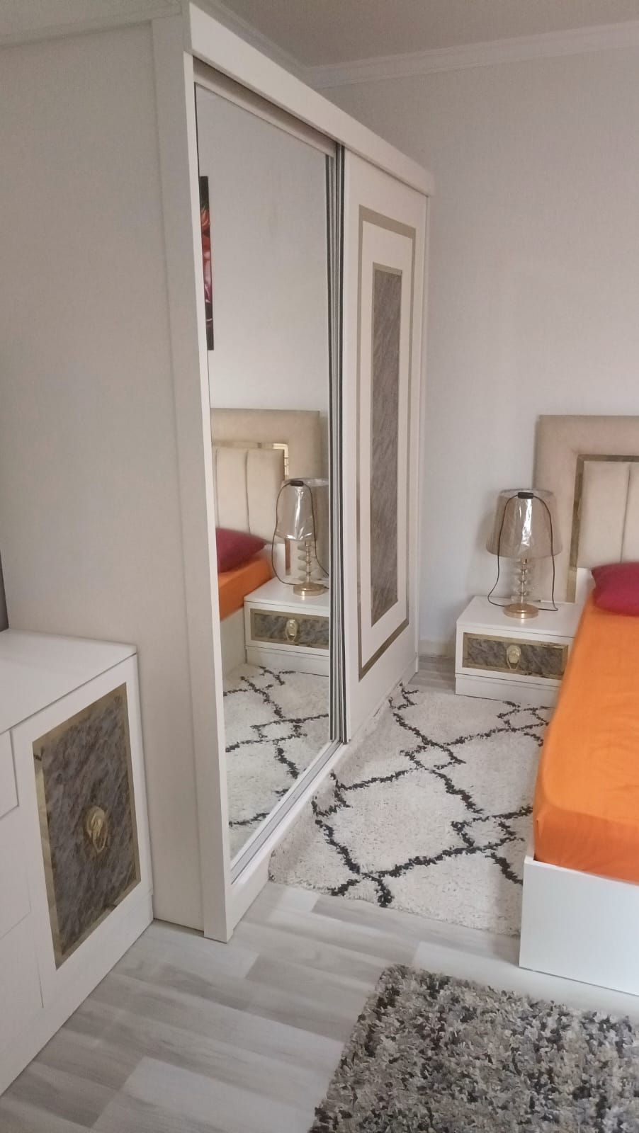 شقة للبيع غير مفروشة-1