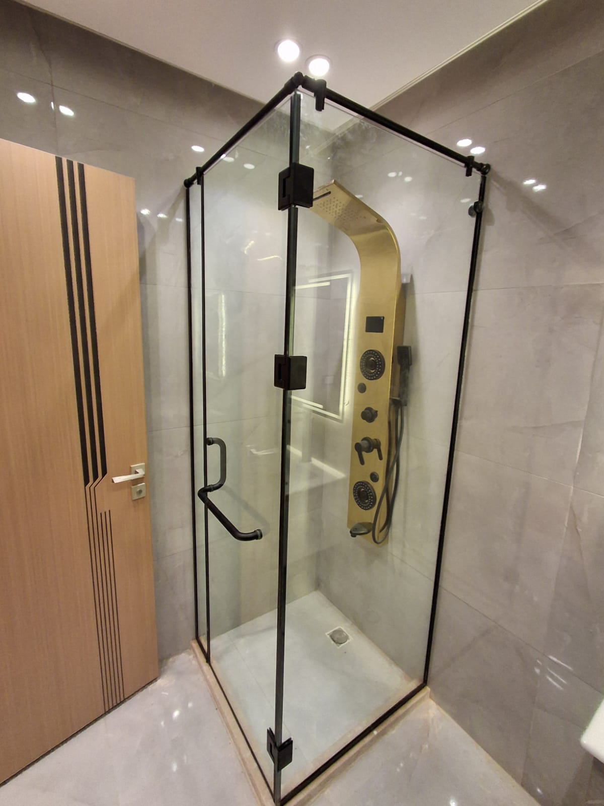 شقة للبيع غير مفروشة-8