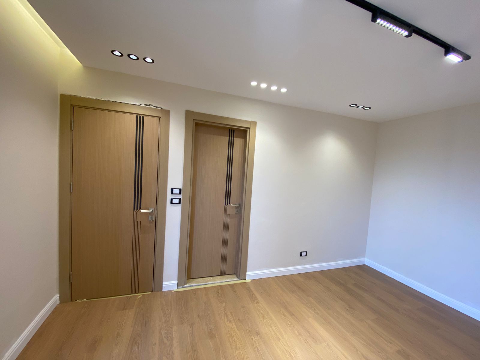 شقة للبيع غير مفروشة-8