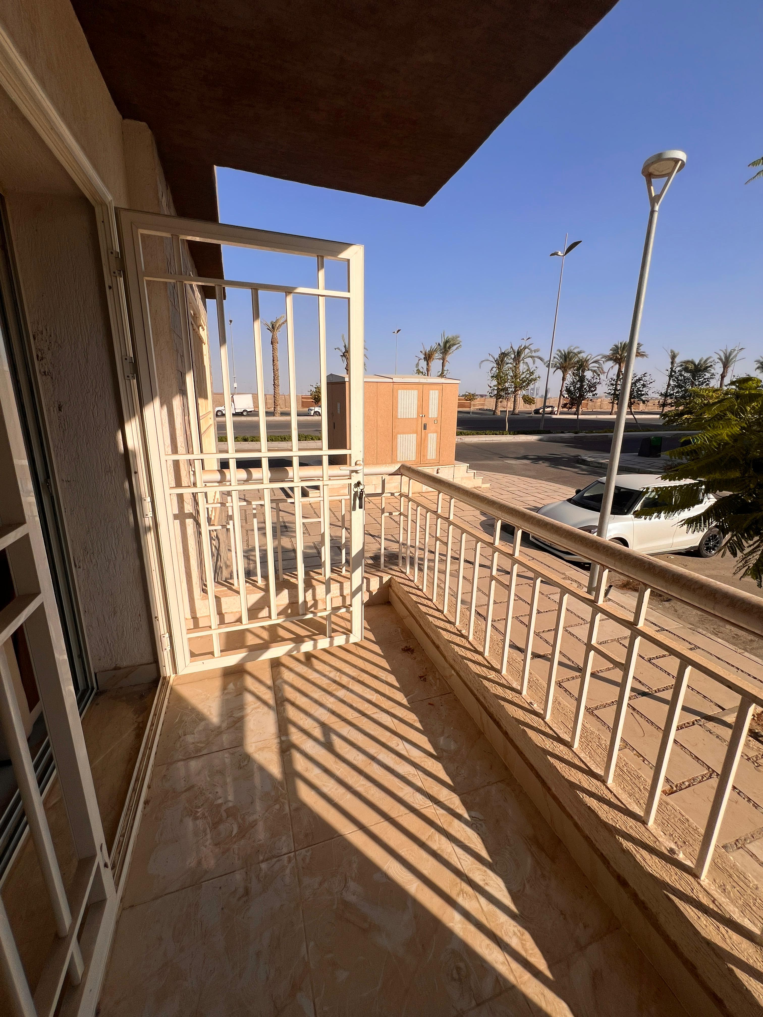 مجموعه 124 عماره 80 شقه 1