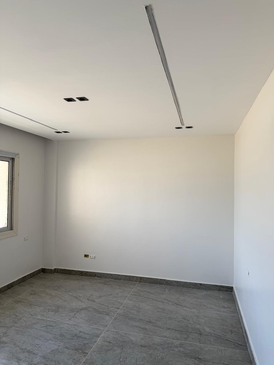 شقه تاج سيتي عماره 1 الدور اول